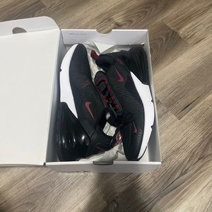 Nike Air Max 270